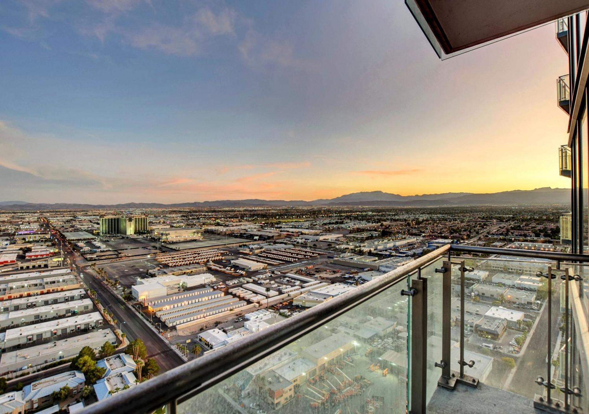 Stripviewsuites Two-Bedroom Con-Joined Exclusive Condo Las Vegas Room photo